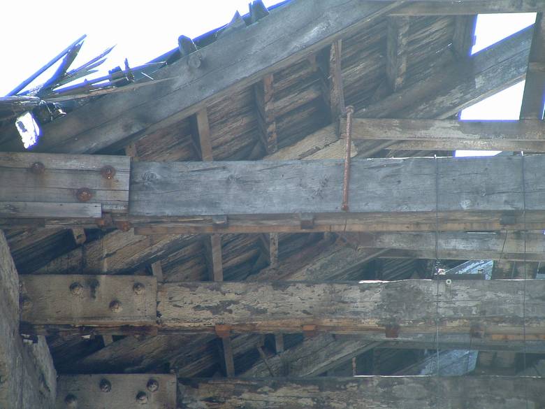 Railroad Warehouse Trusses / The bottom cords of these trusses are 12x14x40--lightly hewn